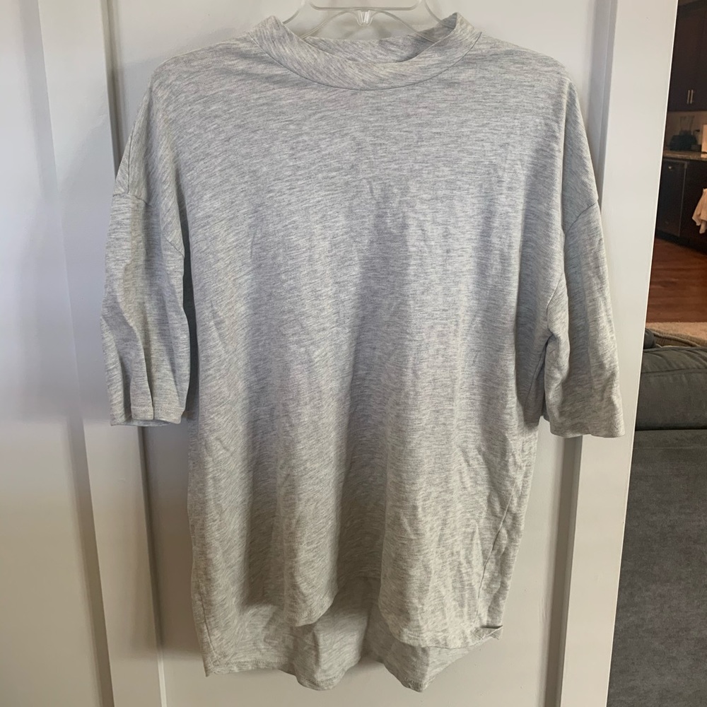 Women’s short sleeve Zara nice gray t-shirt